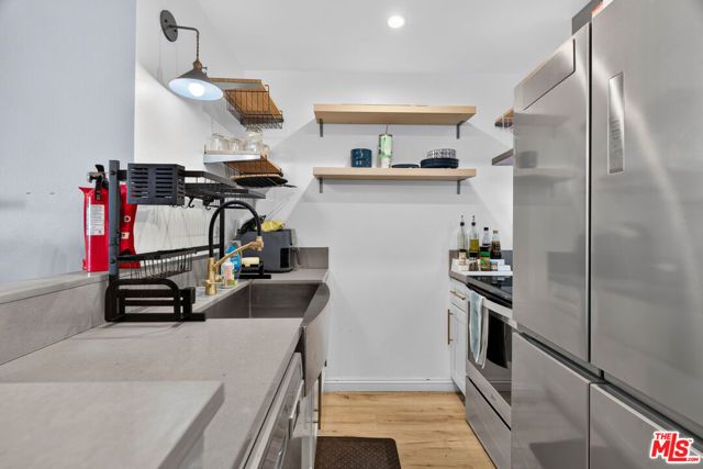 21801 Roscoe Boulevard 205, Los Angeles, CA 91304