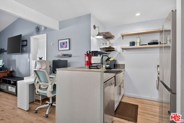 21801 Roscoe Boulevard 205, Los Angeles, CA 91304