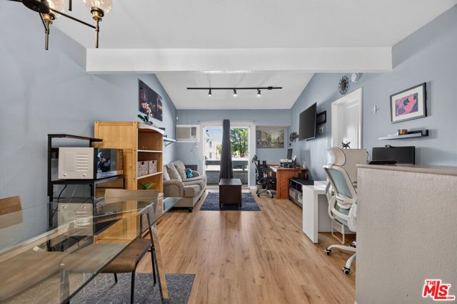 21801 Roscoe Boulevard 205, Los Angeles, CA 91304