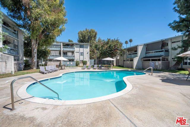21801 Roscoe Boulevard 205, Los Angeles, CA 91304