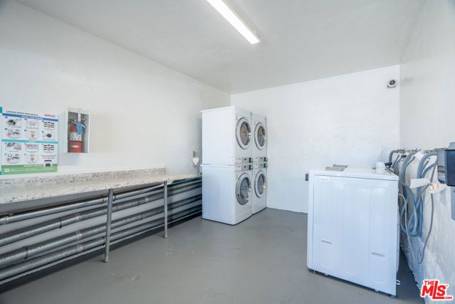 21801 Roscoe Boulevard 205, Los Angeles, CA 91304