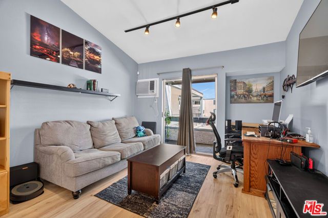 21801 Roscoe Boulevard 205, Los Angeles, CA 91304
