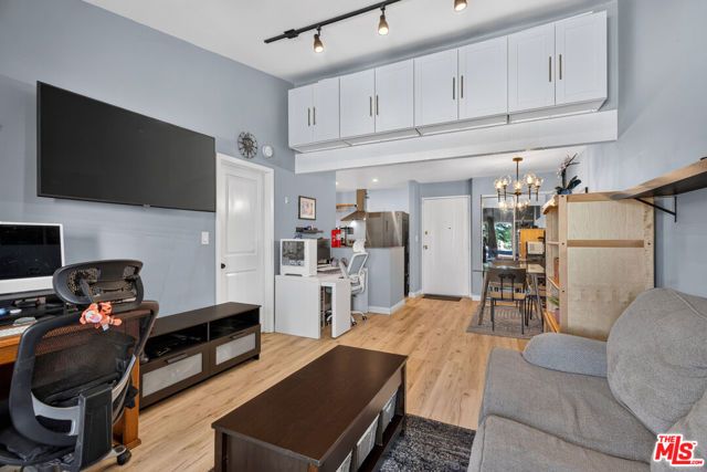 21801 Roscoe Boulevard 205, Los Angeles, CA 91304