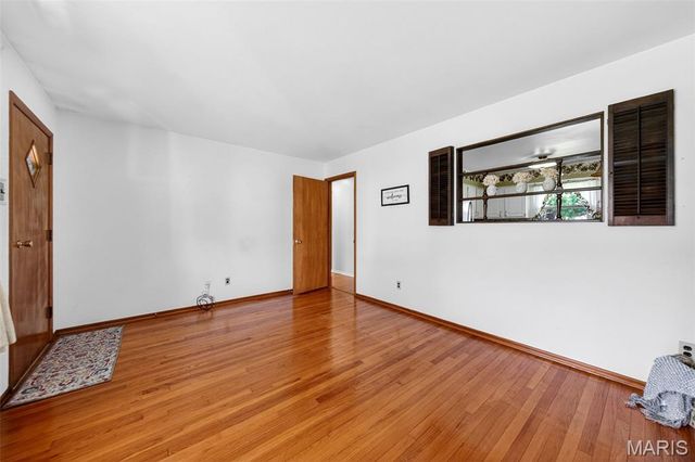 282 Diekamp Lane, St Charles, MO 63303