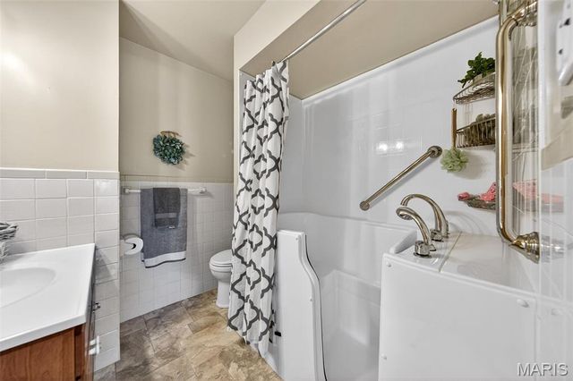 282 Diekamp Lane, St Charles, MO 63303