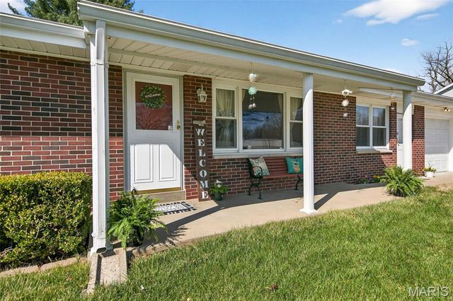 282 Diekamp Lane, St Charles, MO 63303