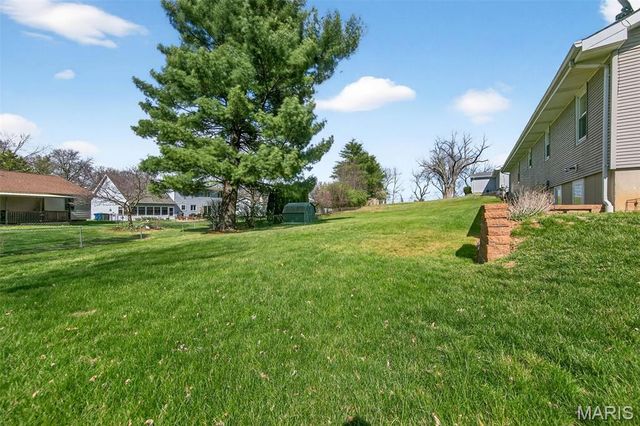 282 Diekamp Lane, St Charles, MO 63303