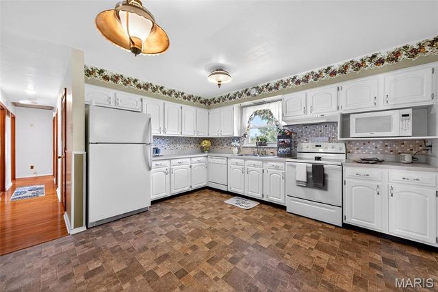 282 Diekamp Lane, St Charles, MO 63303