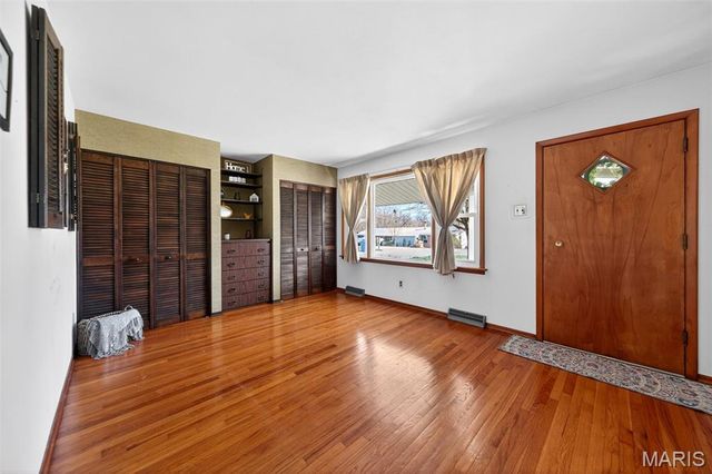 282 Diekamp Lane, St Charles, MO 63303