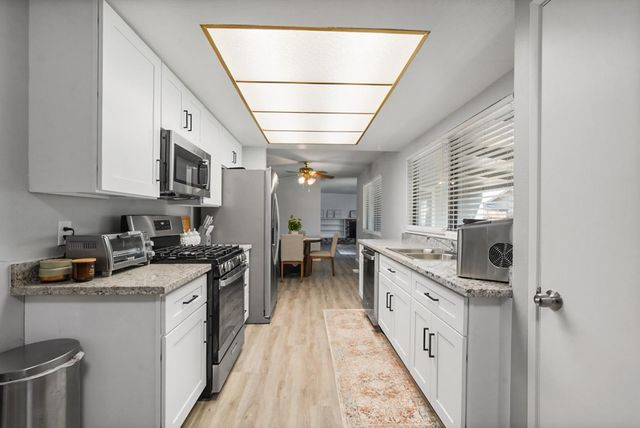 1648 Olivewood Ave, Manteca, CA 95336