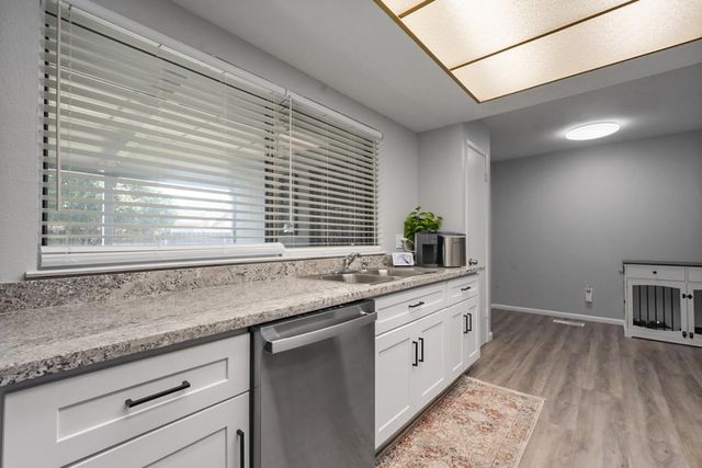 1648 Olivewood Ave, Manteca, CA 95336