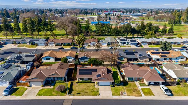 1648 Olivewood Ave, Manteca, CA 95336