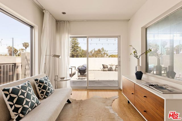 619 San Juan Avenue B, Venice, CA 90291