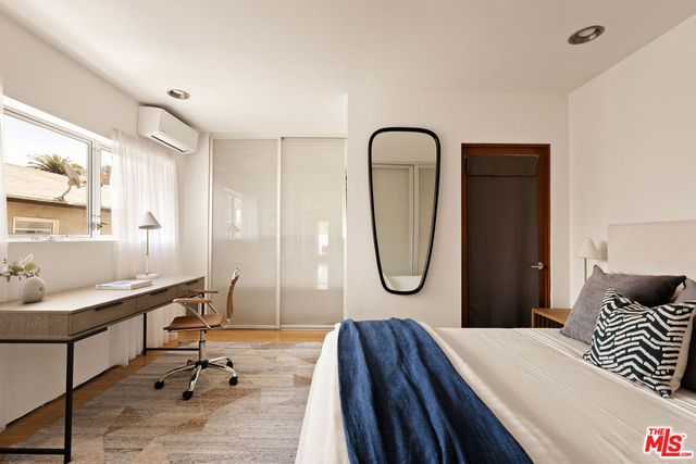 619 San Juan Avenue B, Venice, CA 90291