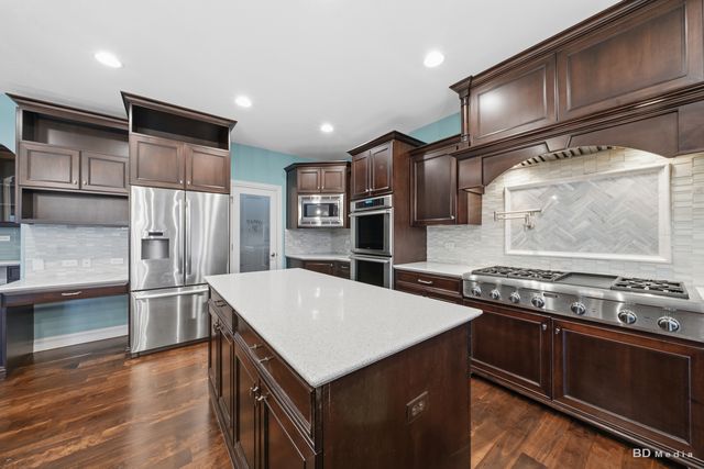 23296 Sunburst Point, Frankfort, IL 60423