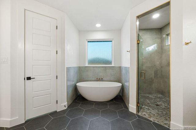 486 James, Castroville, TX 78009