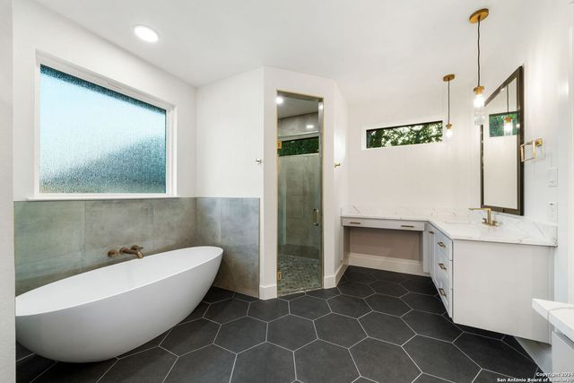 486 James, Castroville, TX 78009