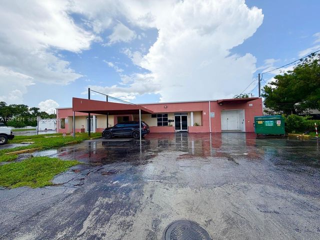 120 SW 70th Avenue, Pembroke Pines, FL 33023