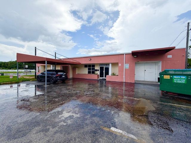 120 SW 70th Avenue, Pembroke Pines, FL 33023