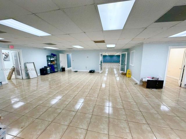 120 SW 70th Avenue, Pembroke Pines, FL 33023