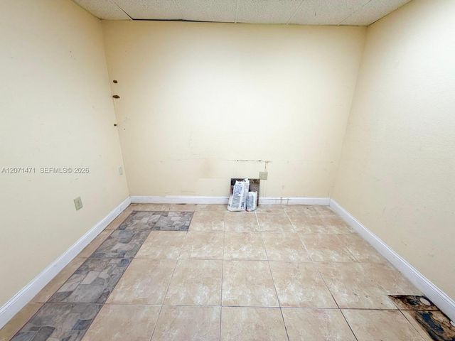 120 SW 70th Avenue, Pembroke Pines, FL 33023