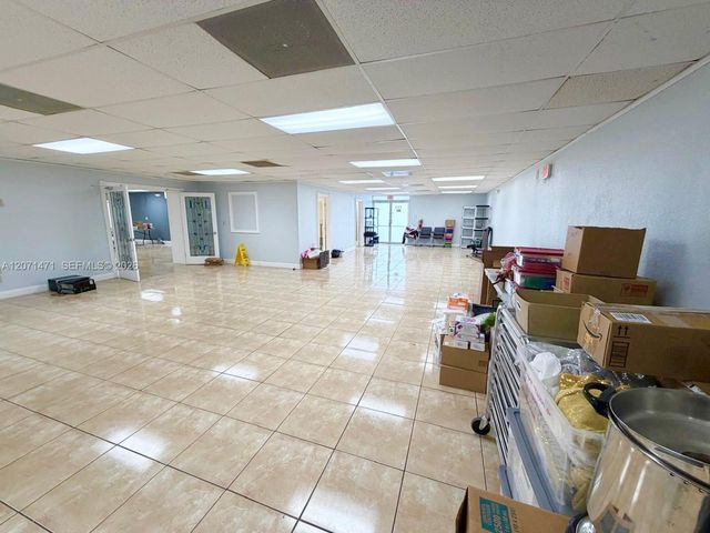 120 SW 70th Avenue, Pembroke Pines, FL 33023