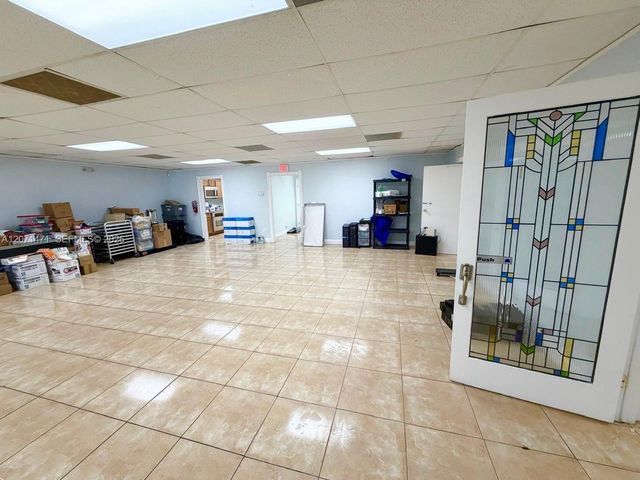 120 SW 70th Avenue, Pembroke Pines, FL 33023