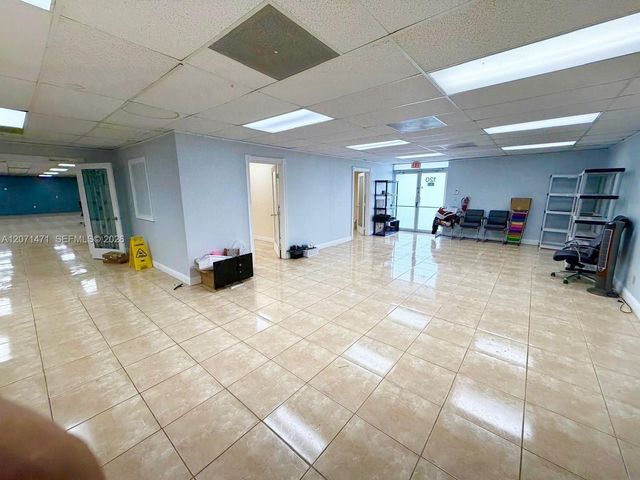 120 SW 70th Avenue, Pembroke Pines, FL 33023