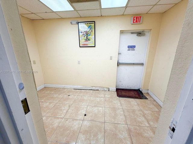 120 SW 70th Avenue, Pembroke Pines, FL 33023