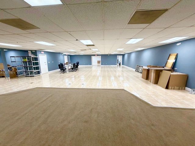 120 SW 70th Avenue, Pembroke Pines, FL 33023