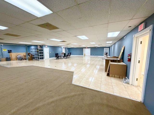 120 SW 70th Avenue, Pembroke Pines, FL 33023