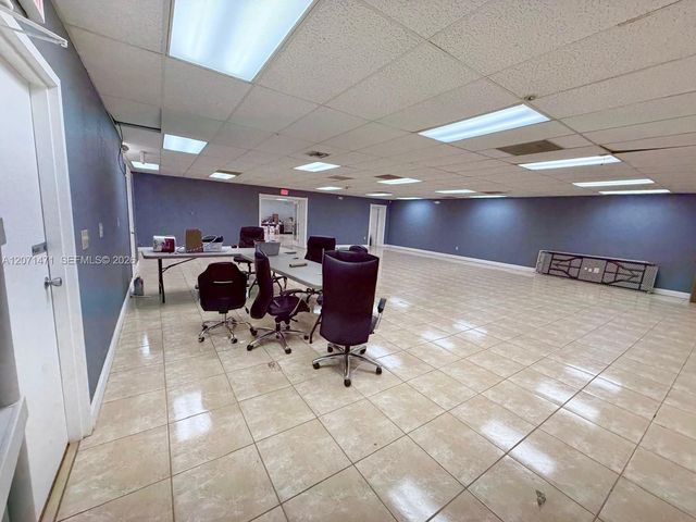 120 SW 70th Avenue, Pembroke Pines, FL 33023