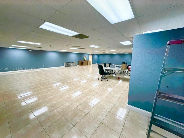 120 SW 70th Avenue, Pembroke Pines, FL 33023