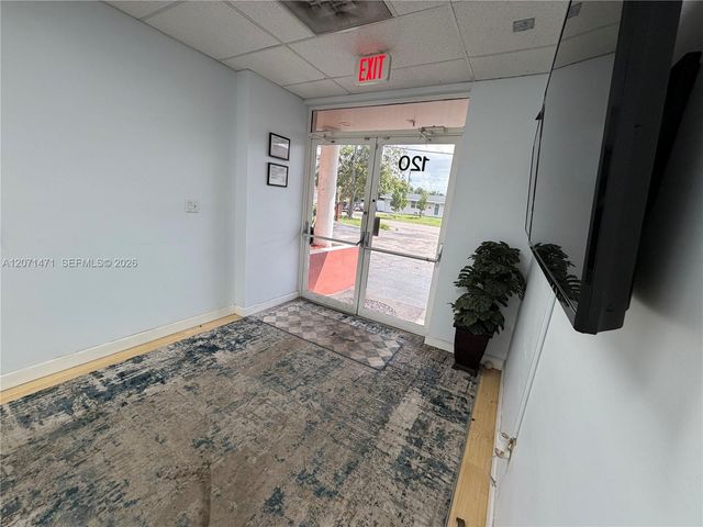 120 SW 70th Avenue, Pembroke Pines, FL 33023