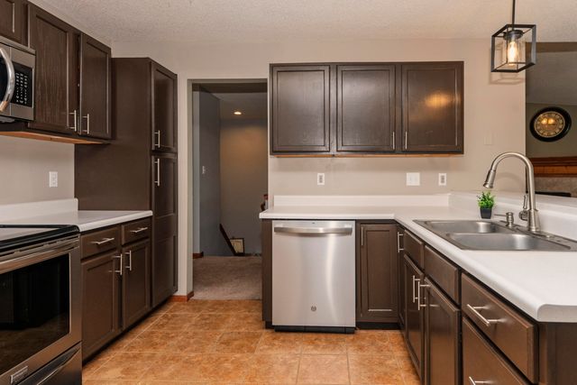 1504 WAR ADMIRAL DR, Columbia, MO 65202