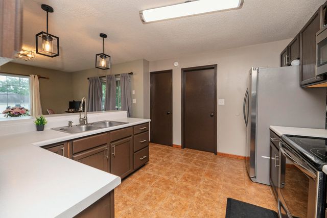1504 WAR ADMIRAL DR, Columbia, MO 65202