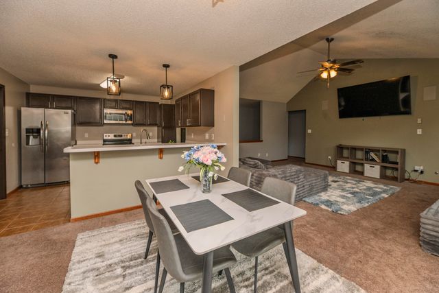 1504 WAR ADMIRAL DR, Columbia, MO 65202