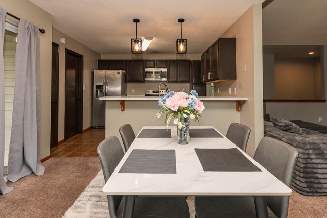 1504 WAR ADMIRAL DR, Columbia, MO 65202