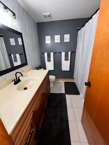 1504 WAR ADMIRAL DR, Columbia, MO 65202