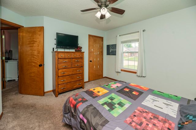 1504 WAR ADMIRAL DR, Columbia, MO 65202