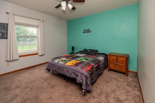 1504 WAR ADMIRAL DR, Columbia, MO 65202