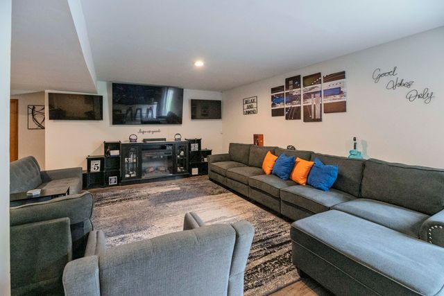 1504 WAR ADMIRAL DR, Columbia, MO 65202
