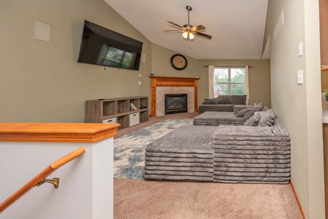 1504 WAR ADMIRAL DR, Columbia, MO 65202