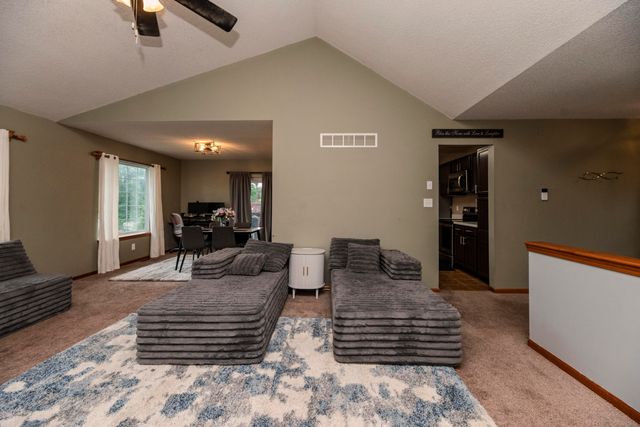 1504 WAR ADMIRAL DR, Columbia, MO 65202