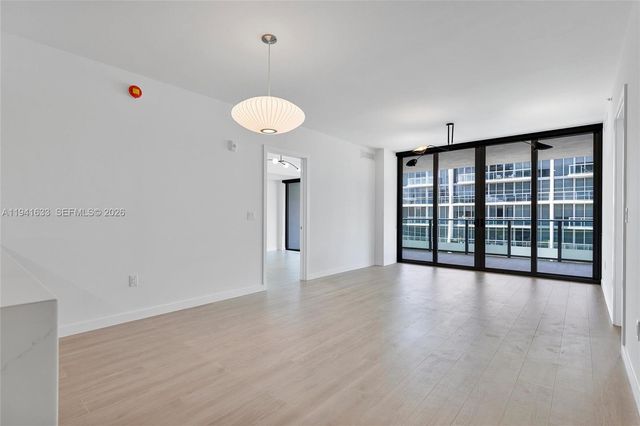 9901 W Bay Harbor Dr 402, Bay Harbor Islands, FL 33154