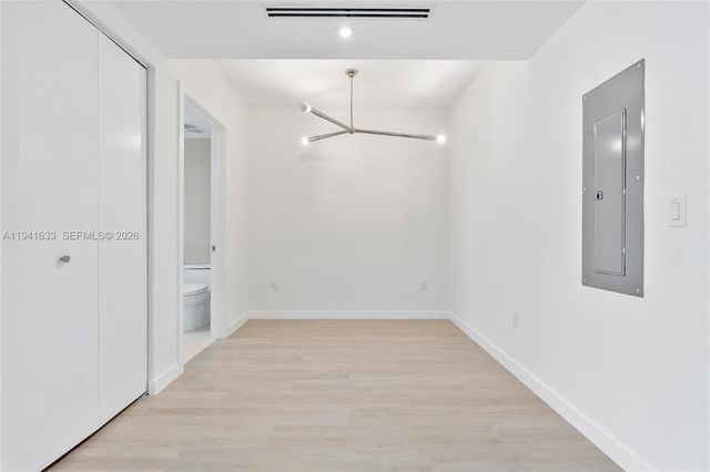 9901 W Bay Harbor Dr 402, Bay Harbor Islands, FL 33154