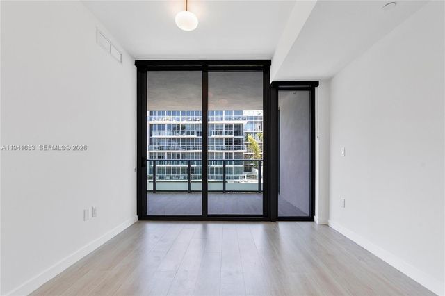 9901 W Bay Harbor Dr 402, Bay Harbor Islands, FL 33154