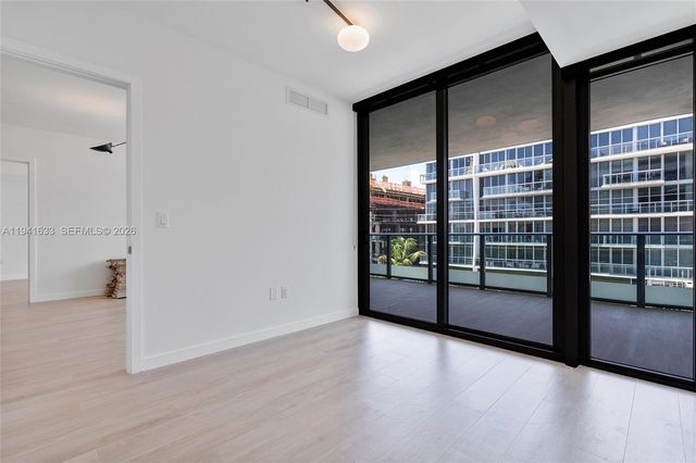 9901 W Bay Harbor Dr 402, Bay Harbor Islands, FL 33154