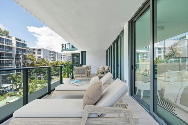 9901 W Bay Harbor Dr 402, Bay Harbor Islands, FL 33154