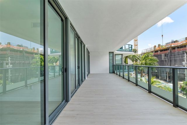 9901 W Bay Harbor Dr 402, Bay Harbor Islands, FL 33154